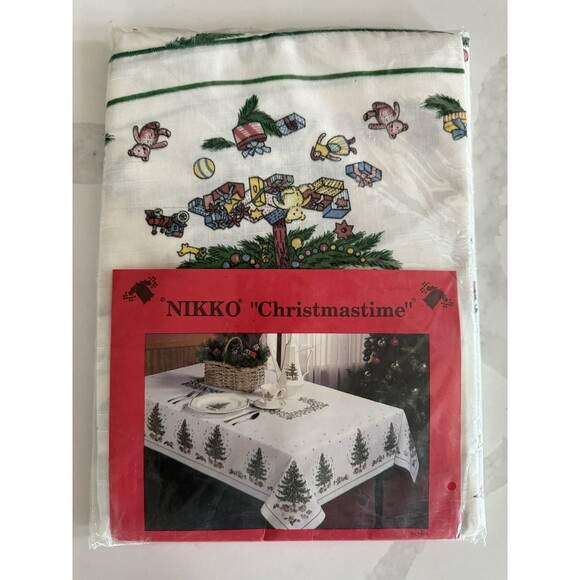 Nikko Christmastime Tree Tablecloth Round 70”Christmas Trees, Toys - Picture 1 of 2